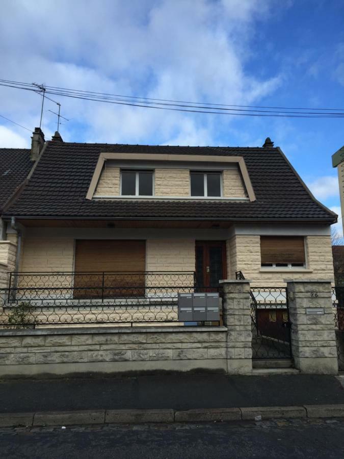 Lori Hostel Bobigny Ngoại thất bức ảnh